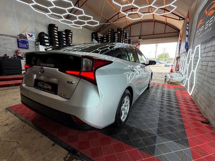 Toyota Prius 2021