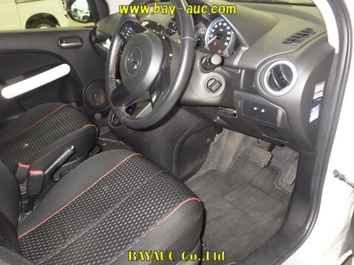 Mazda Demio 2013