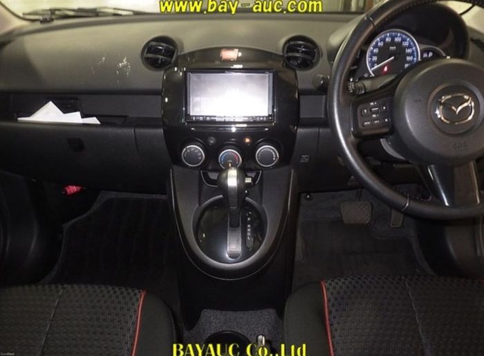 Mazda Demio 2013