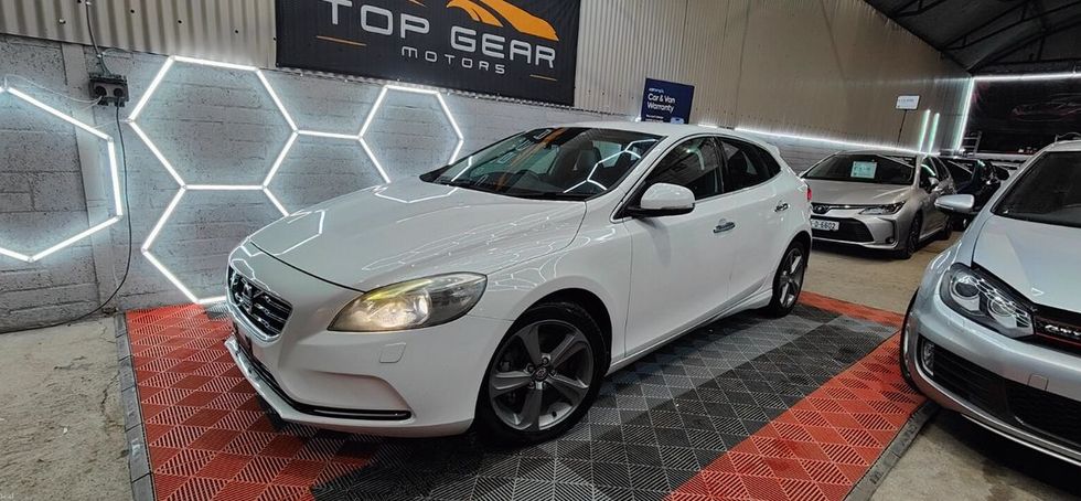 Volvo V40 2014