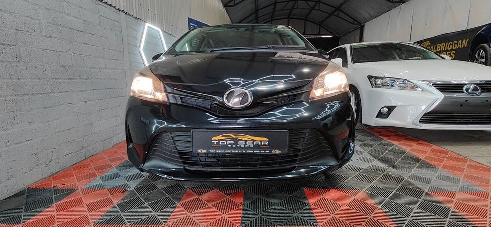 Toyota Vitz 2014