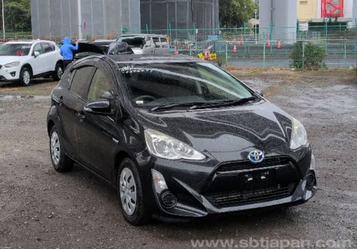 Toyota Aqua 2015