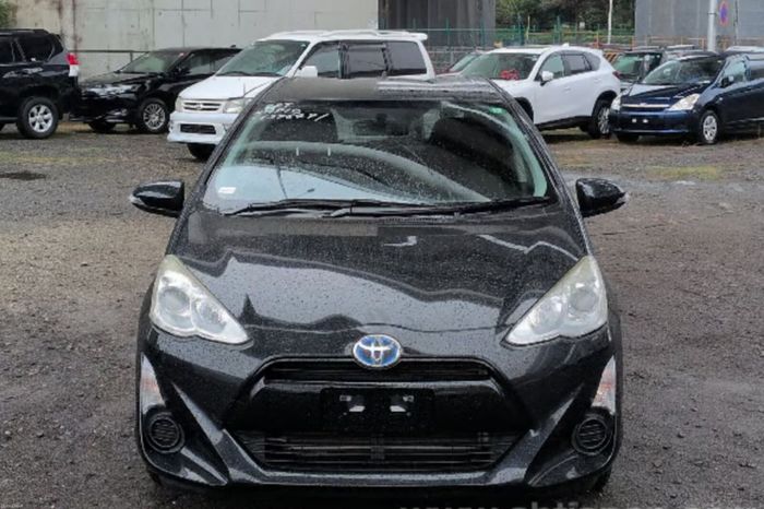 Toyota Aqua 2015