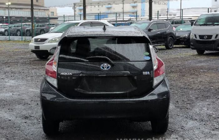 Toyota Aqua 2015
