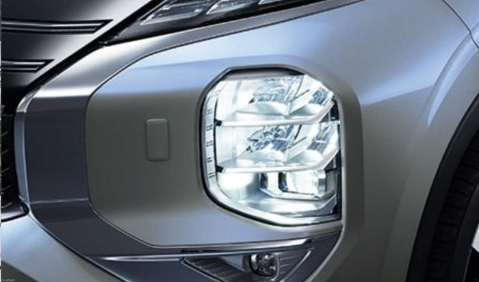 Mitsubishi Outlander 2023