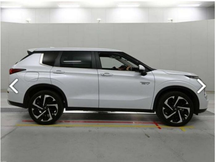 Mitsubishi Outlander 2023