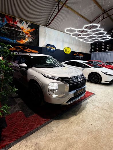 Mitsubishi Outlander 2023