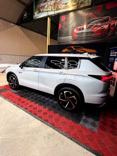 Mitsubishi Outlander 2023