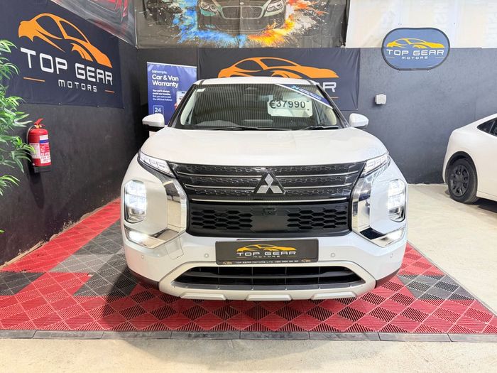Mitsubishi Outlander 2023