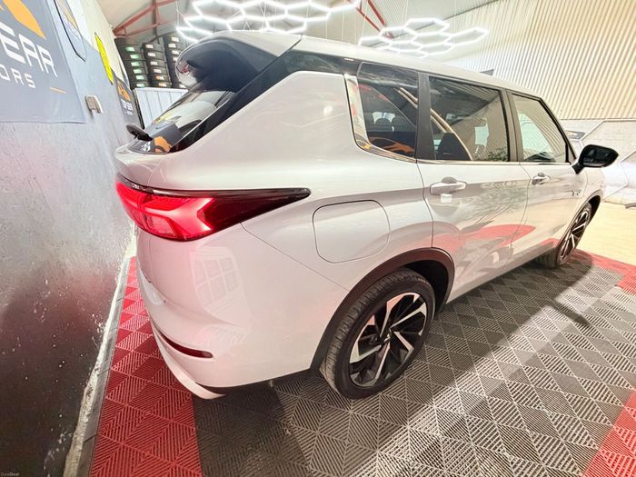 Mitsubishi Outlander 2023