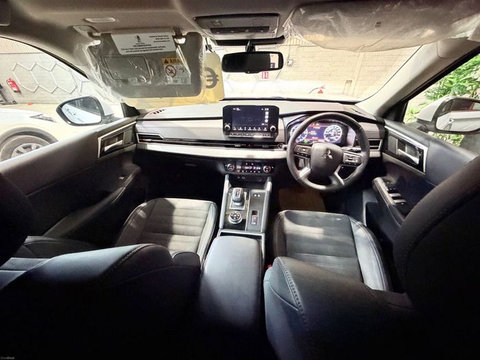 Mitsubishi Outlander 2023