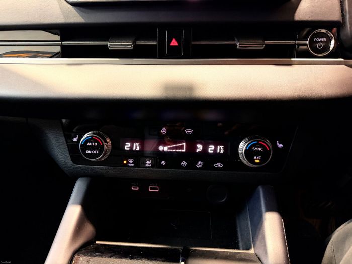 Mitsubishi Outlander 2023