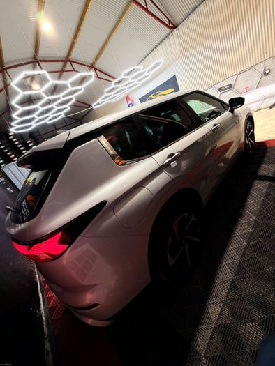 Mitsubishi Outlander 2023