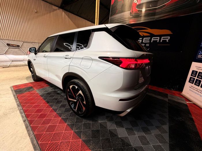 Mitsubishi Outlander 2023