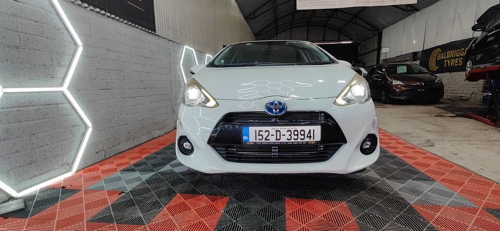Toyota Aqua 2015