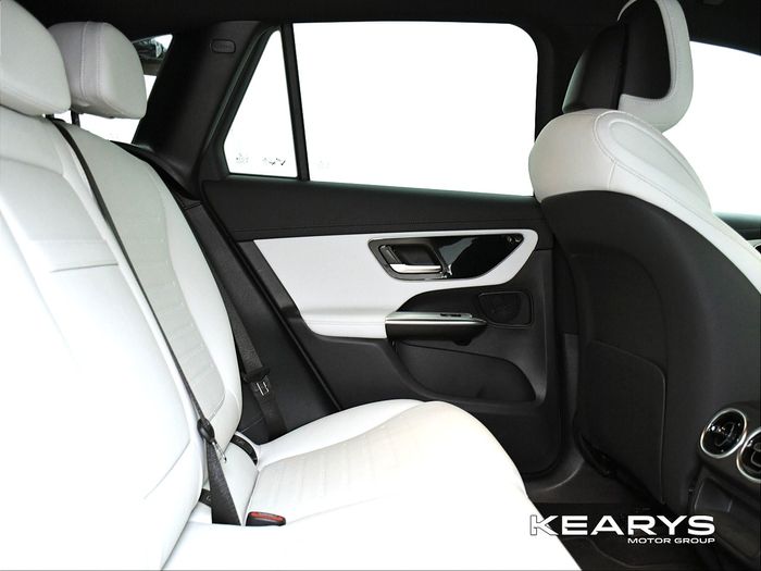 Mercedes-Benz GLC 2025