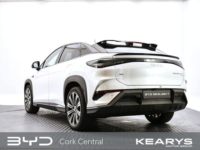 BYD SEALION 7 2025