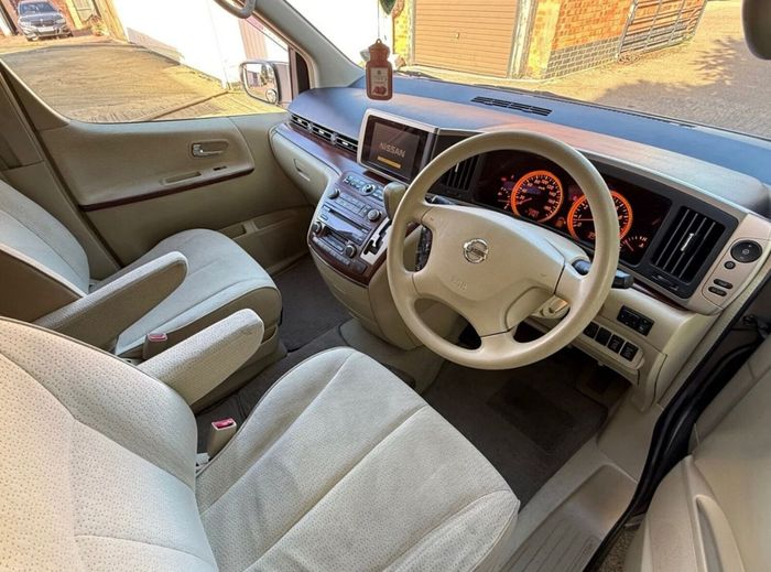 Nissan Elgrand 2007