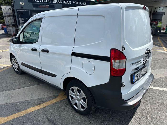 Ford TRANSIT COURIER 2023