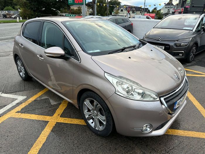 Peugeot 208 2014