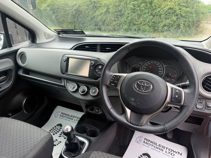 Toyota Yaris 2015