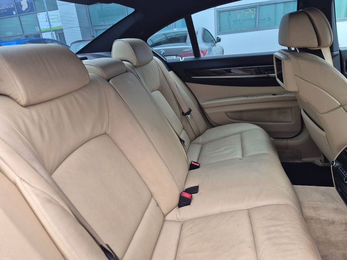 BMW 7 Series 2009