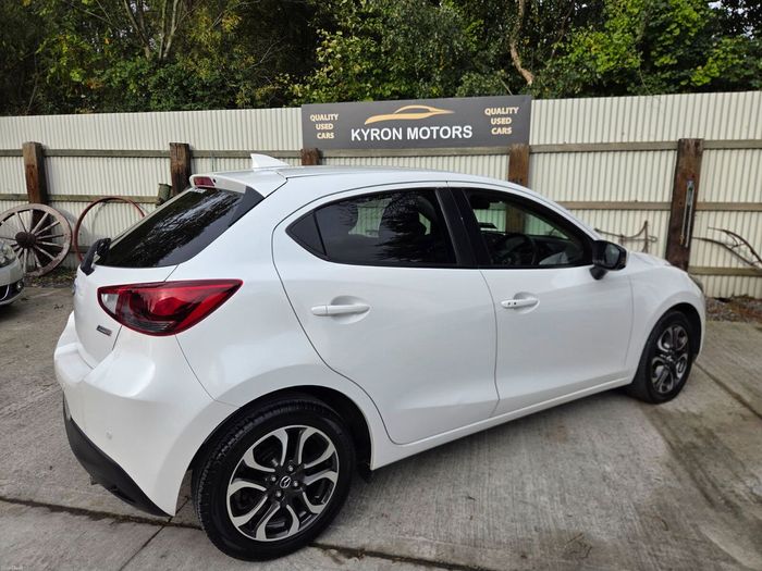 Mazda Demio 2016