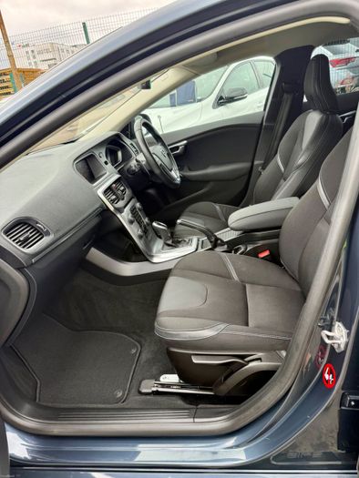 Volvo V40 2018
