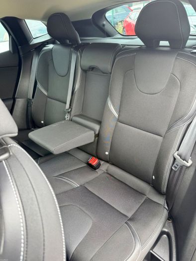 Volvo V40 2018