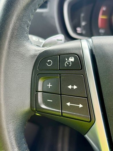 Volvo V40 2018
