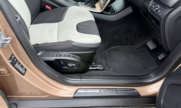 Volvo V40 2015
