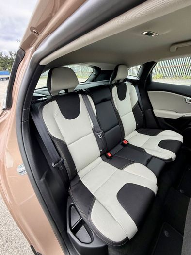 Volvo V40 2015