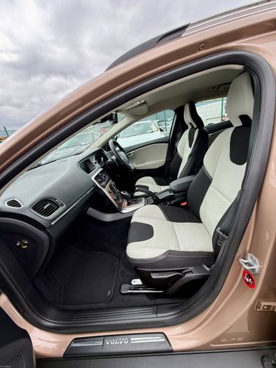 Volvo V40 2015