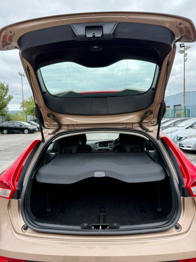 Volvo V40 2015