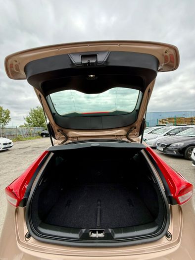 Volvo V40 2015
