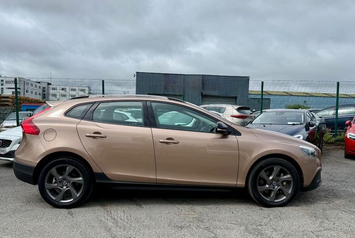 Volvo V40 2015