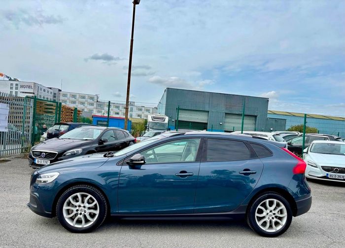 Volvo V40 2017