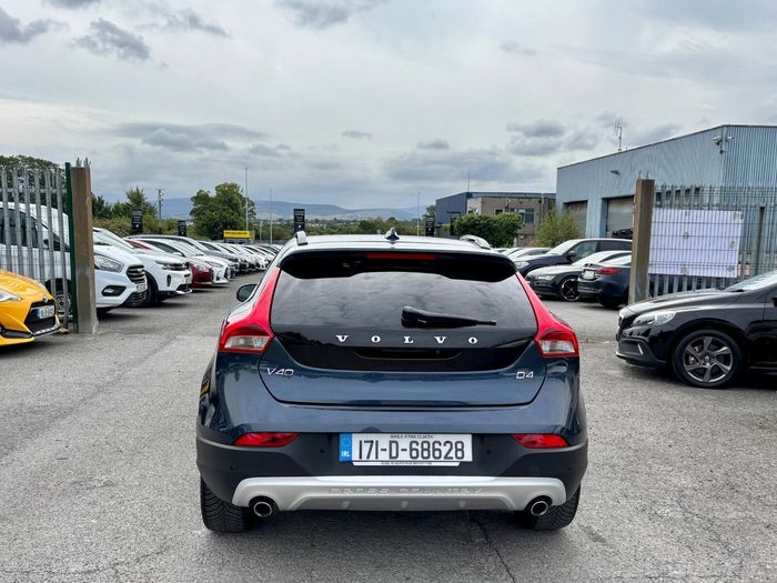 Volvo V40 2017