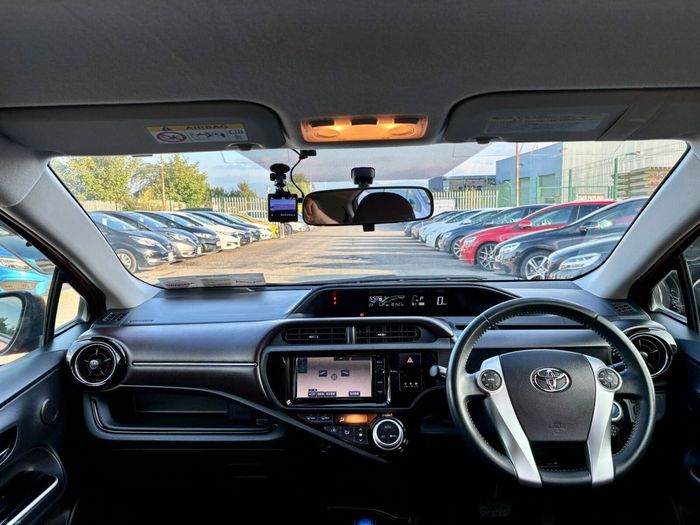 Toyota Aqua 2015