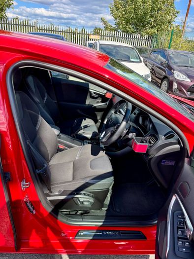 Volvo V40 2017