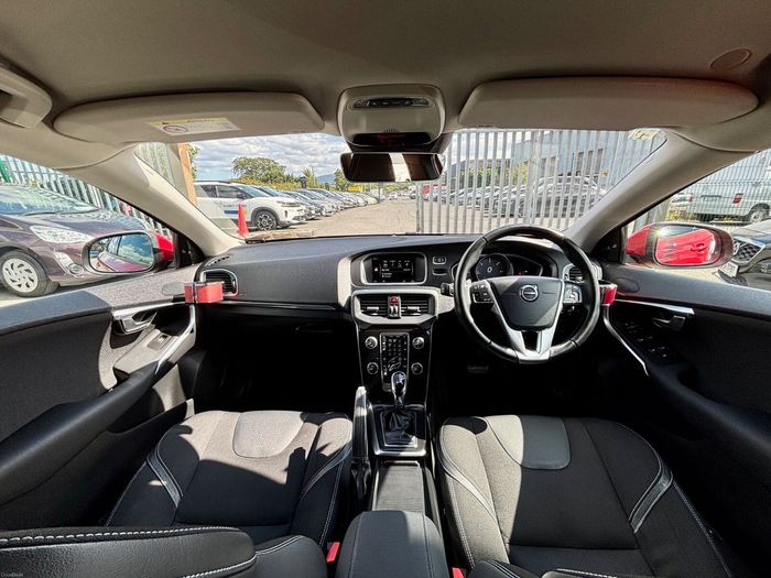 Volvo V40 2017