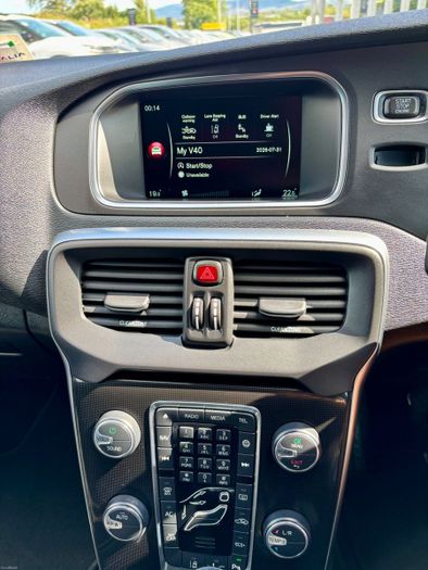 Volvo V40 2017