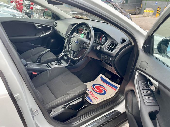 Volvo V40 2015