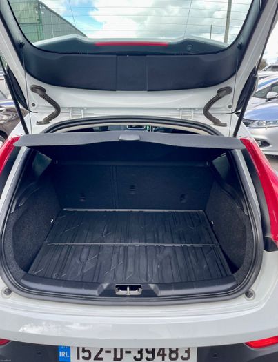 Volvo V40 2015