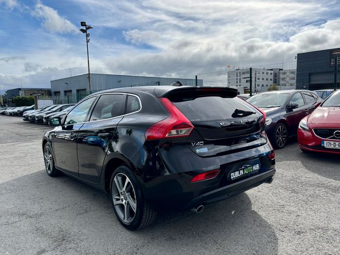 Volvo V40 2015