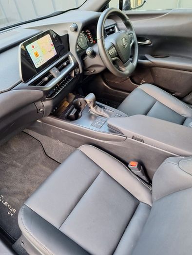 Lexus UX 2023