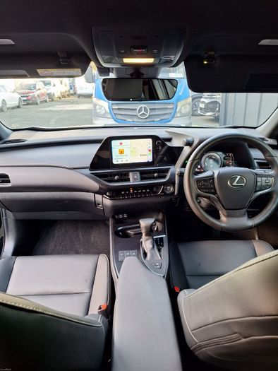 Lexus UX 2023