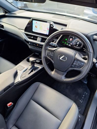 Lexus UX 2023