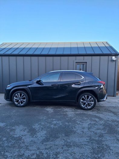 Lexus UX 2023