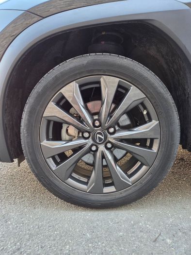 Lexus UX 2023